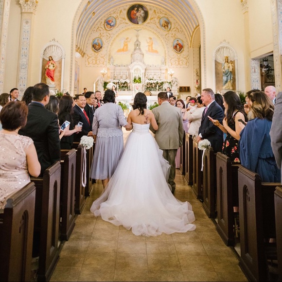 Ballgown wedding dress no brand but custom - Picture 4 of 7